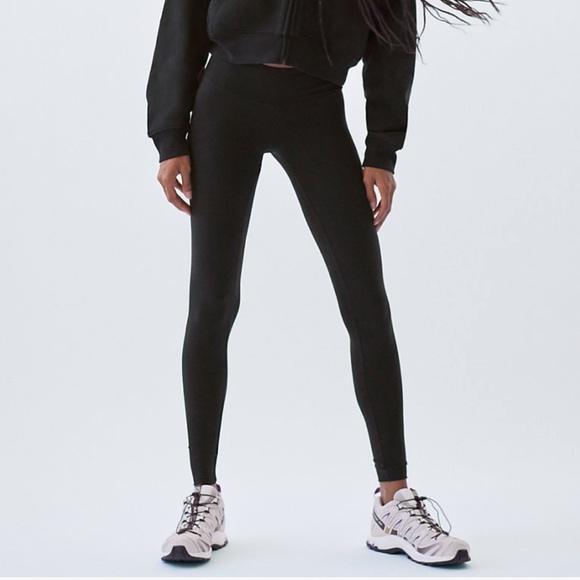 Talula Black Mid-Rise (Chill) Full Length Leggings - XS - Picture 3 of 9